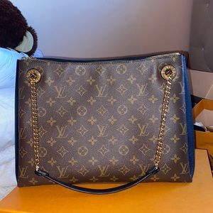 SOLD. Louis vuttion Surene mm mng noir